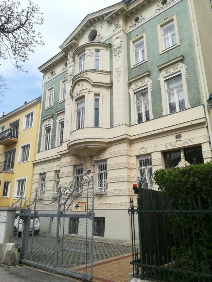 Ferienwohnung Hietzing Виена Екстериор снимка